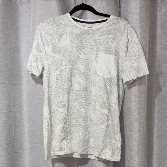 Express Other - Express White Graphic Short Sleeve Tee